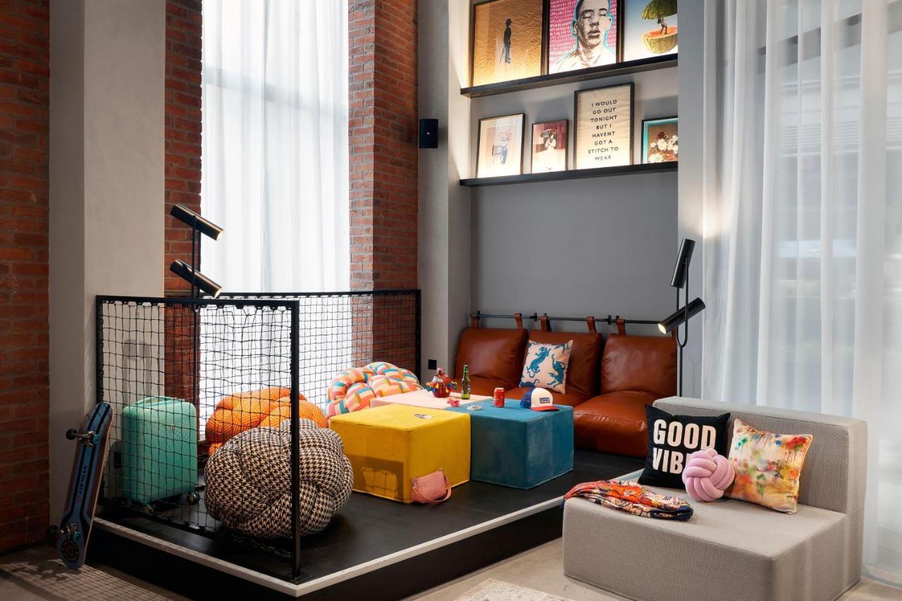 Moxy Manchester City Экстерьер фото
