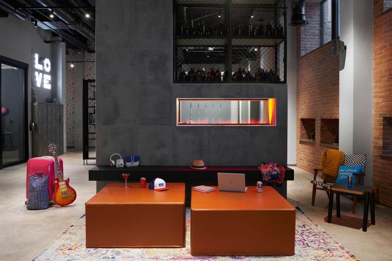 Moxy Manchester City Экстерьер фото