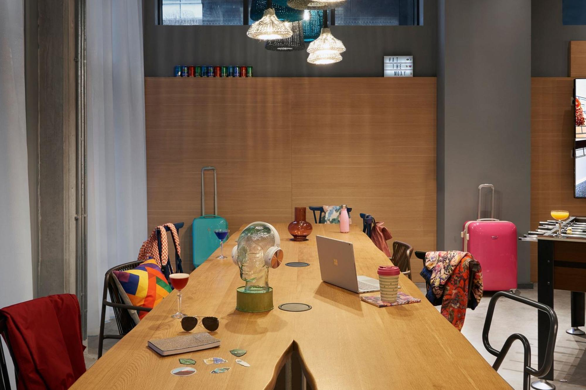 Moxy Manchester City Экстерьер фото