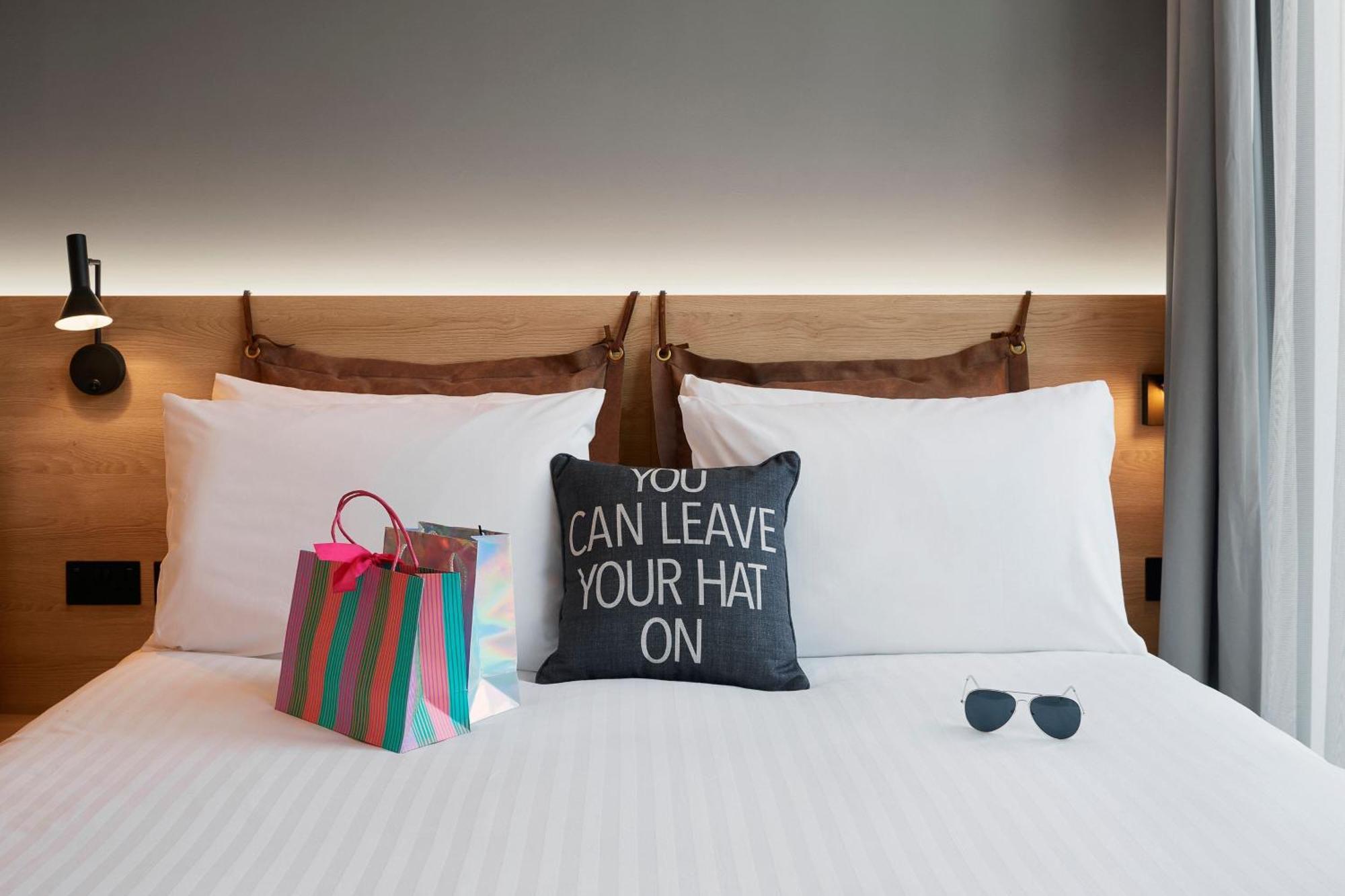 Moxy Manchester City Экстерьер фото