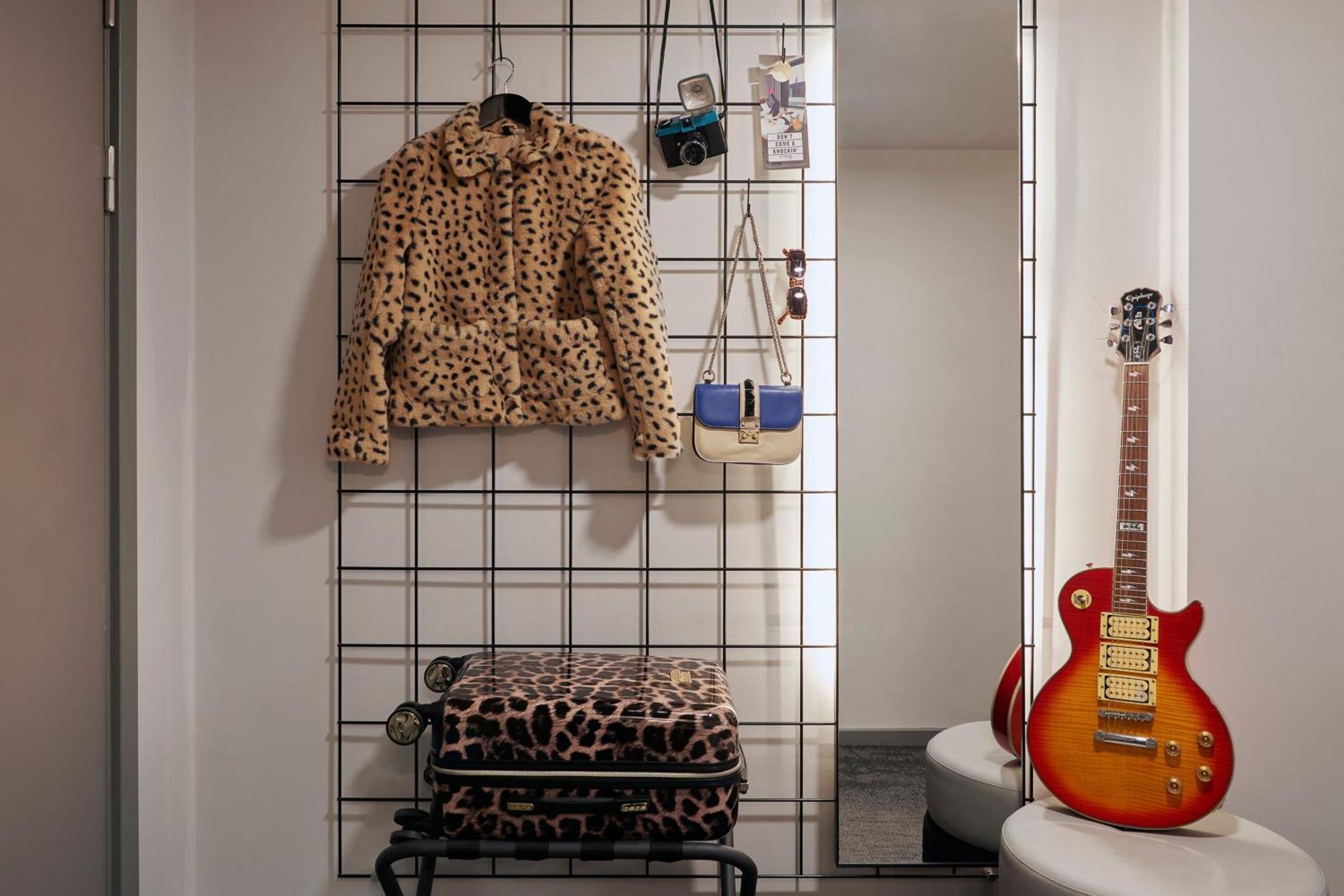 Moxy Manchester City Экстерьер фото