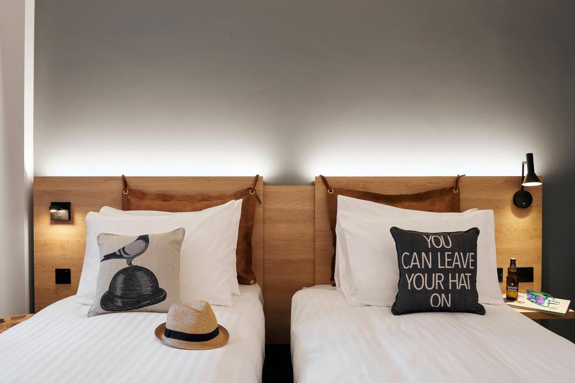 Moxy Manchester City Экстерьер фото