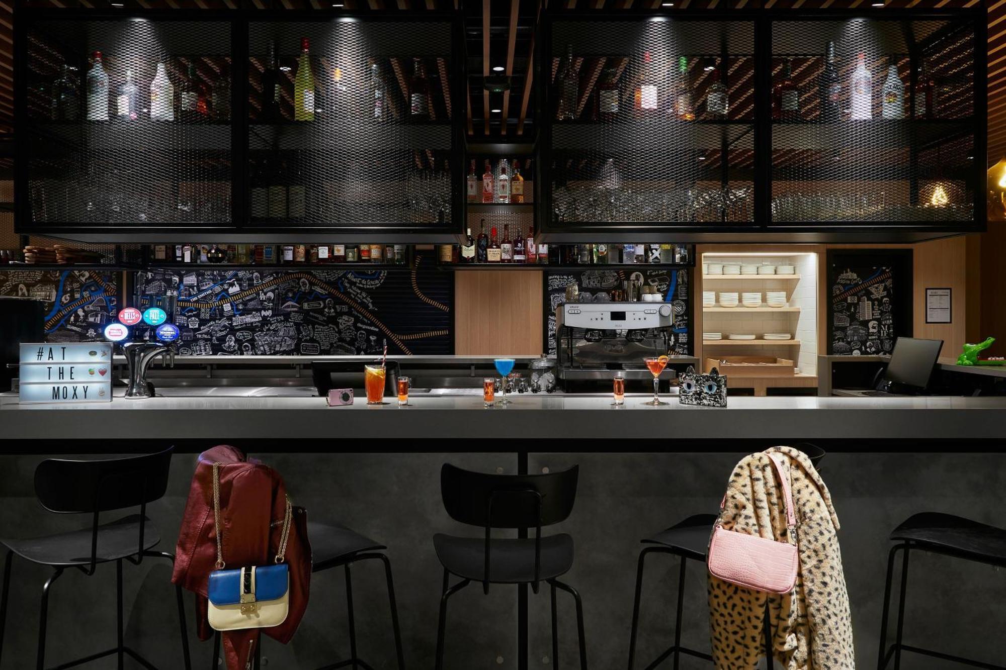 Moxy Manchester City Экстерьер фото