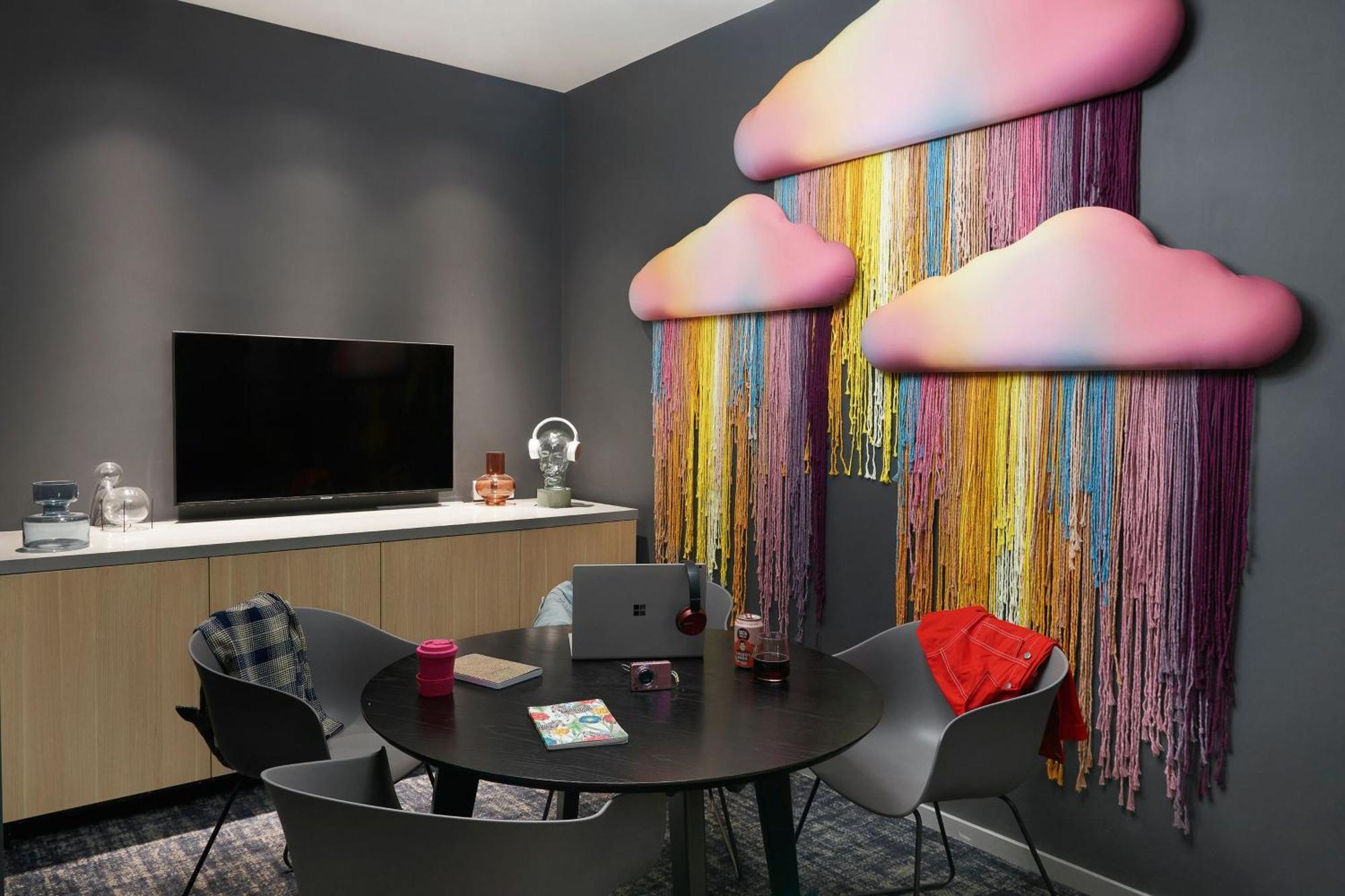 Moxy Manchester City Экстерьер фото