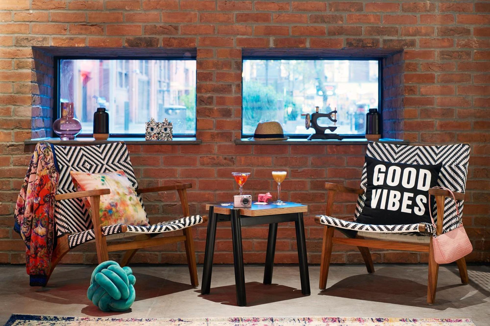 Moxy Manchester City Экстерьер фото