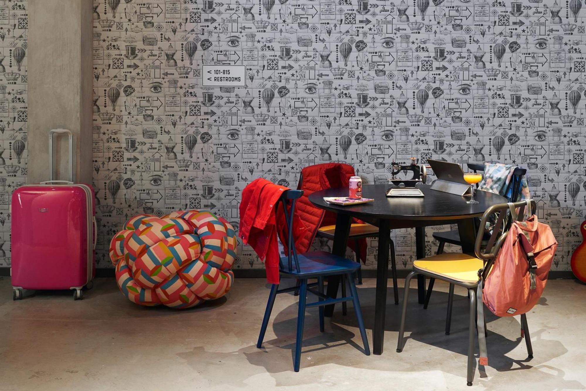 Moxy Manchester City Экстерьер фото