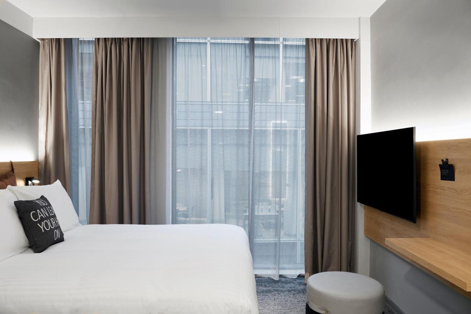 Moxy Manchester City Экстерьер фото